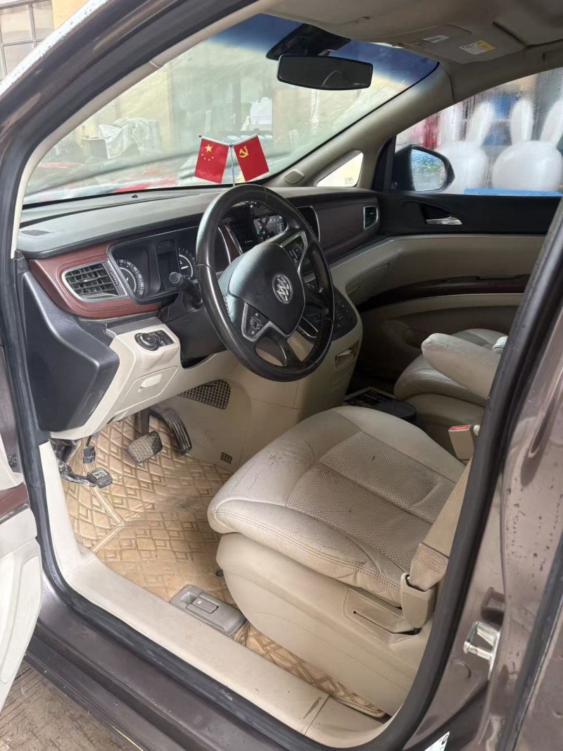 苏州17年别克GL84