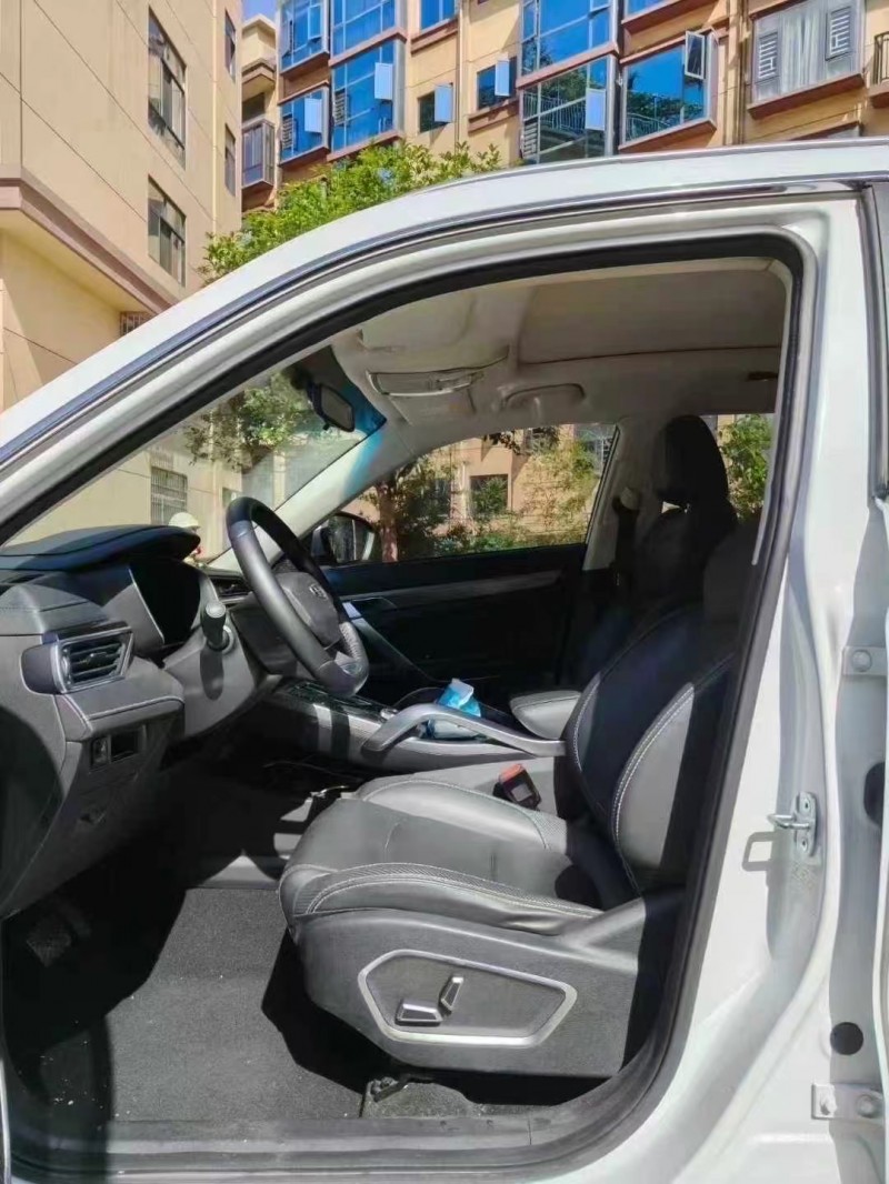 遵义21年吉利博越4