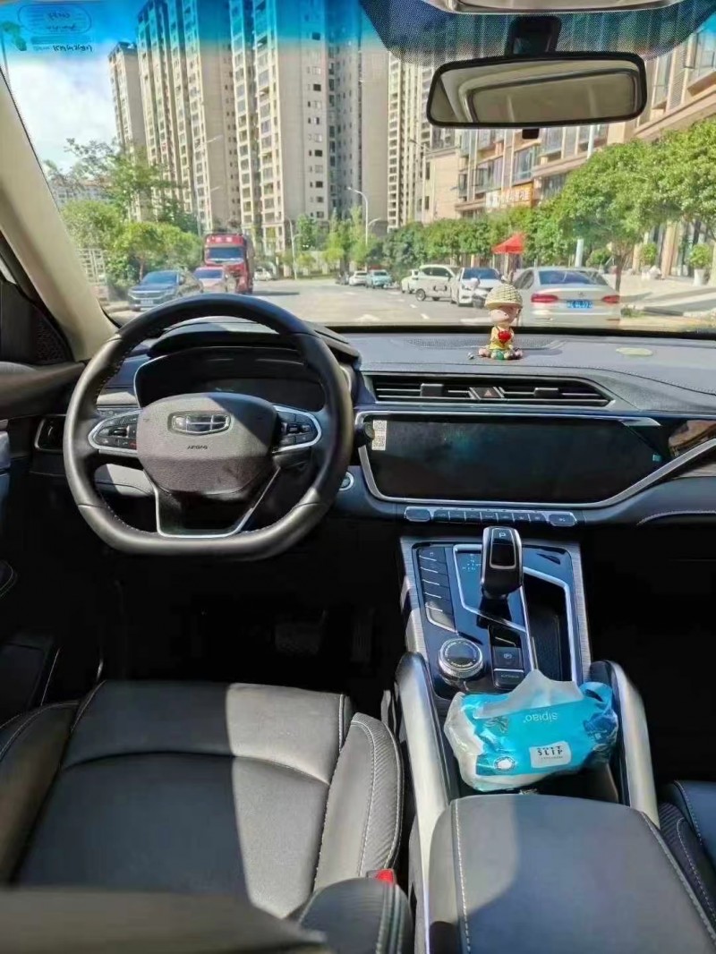 遵义21年吉利博越5