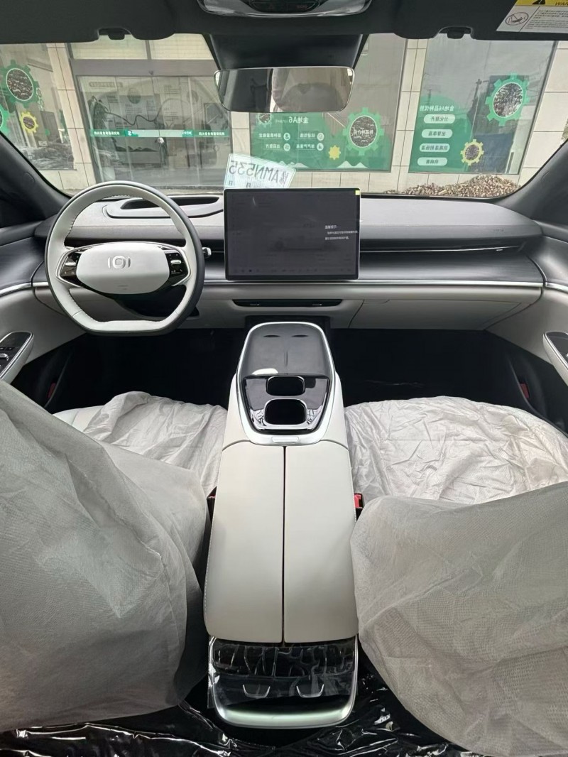 襄阳25年长安汽车启源6