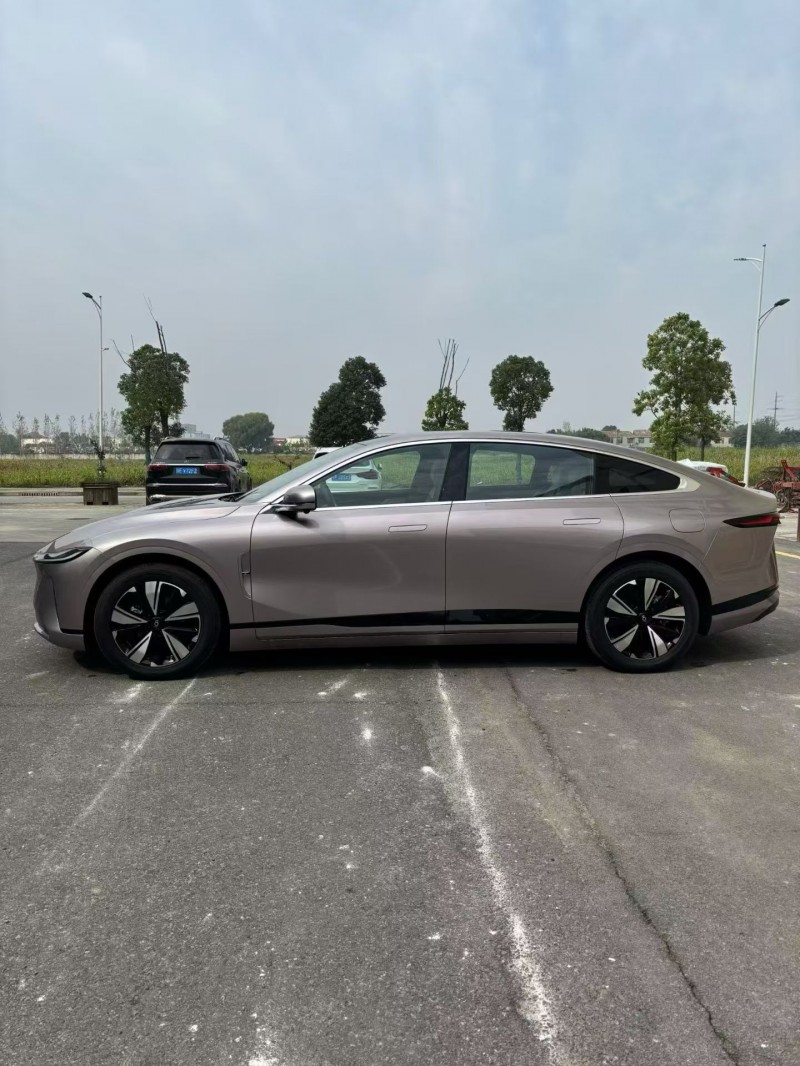 襄阳25年长安汽车启源8