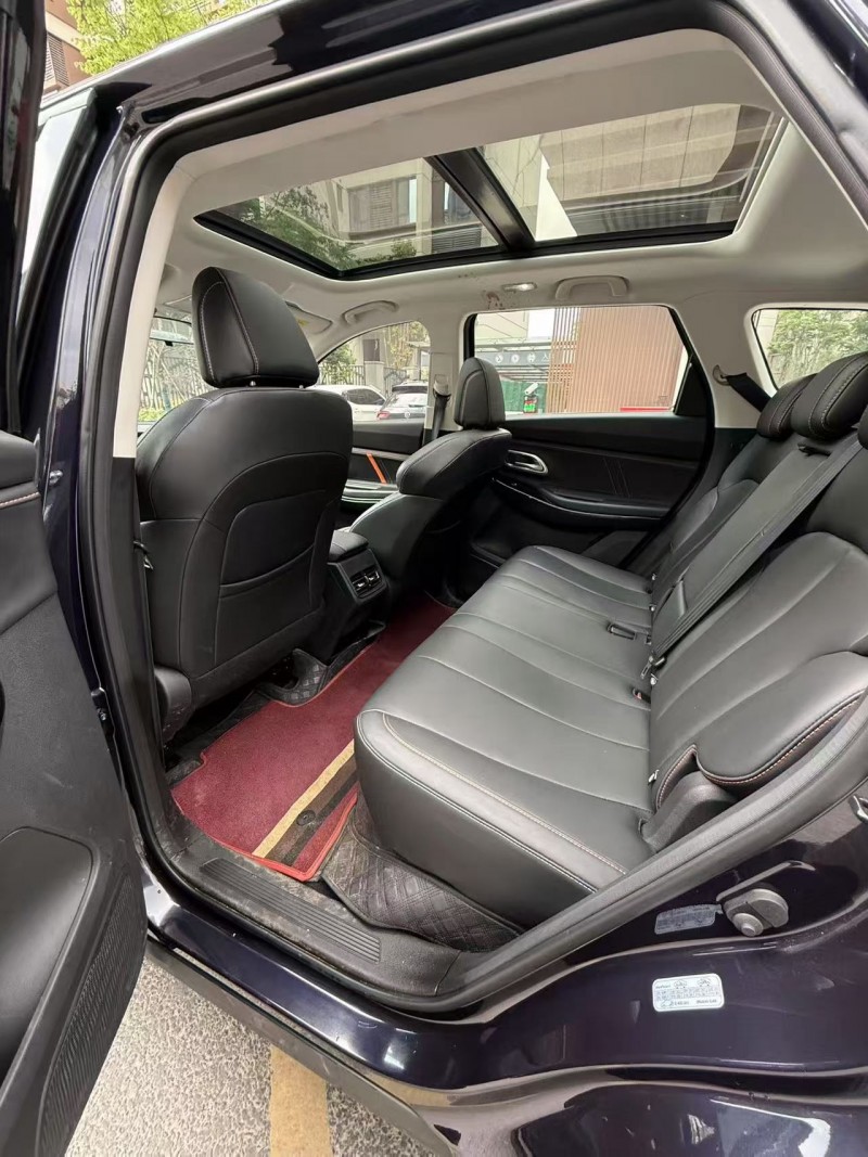 成都22年长安汽车欧尚8