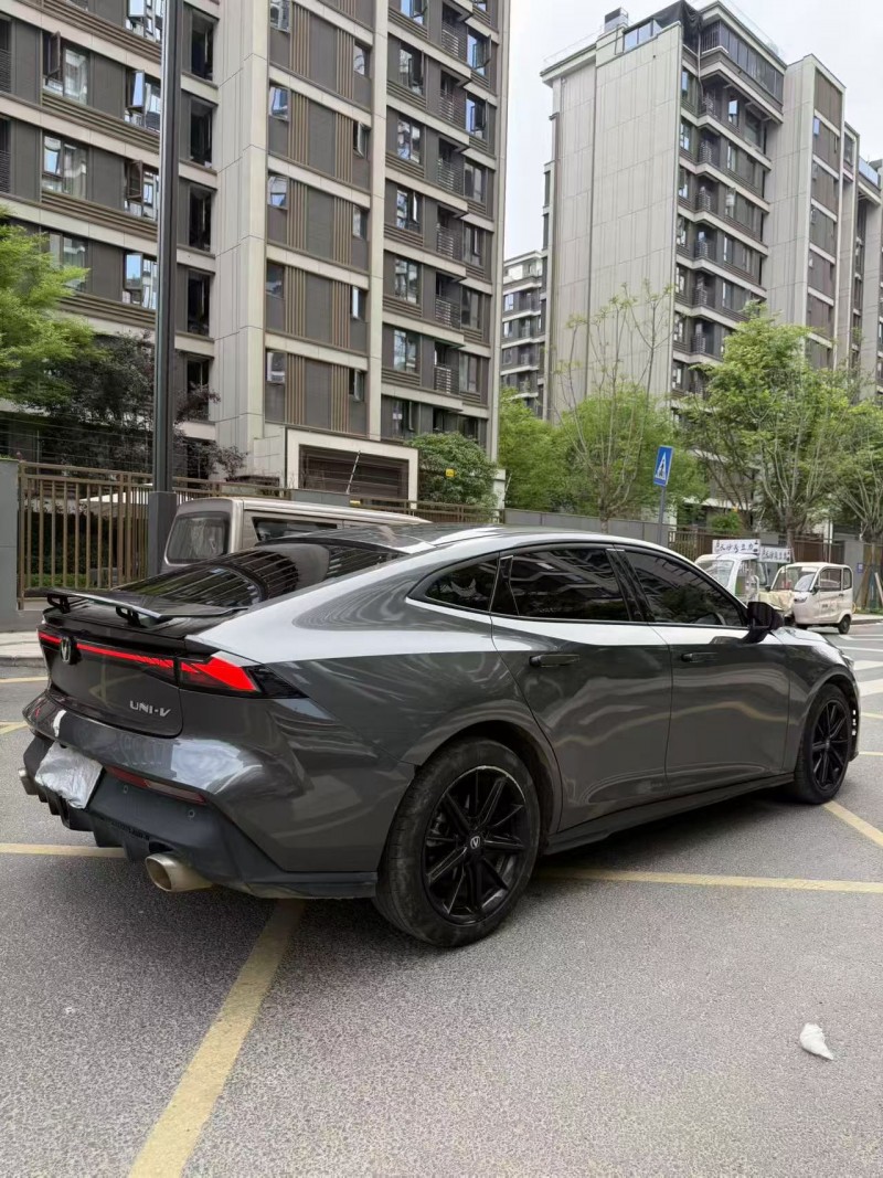 成都23年长安汽车UNI5