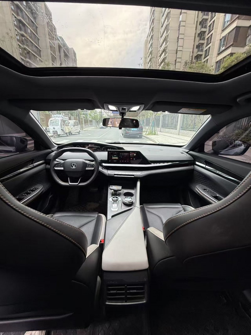 成都23年长安汽车UNI7