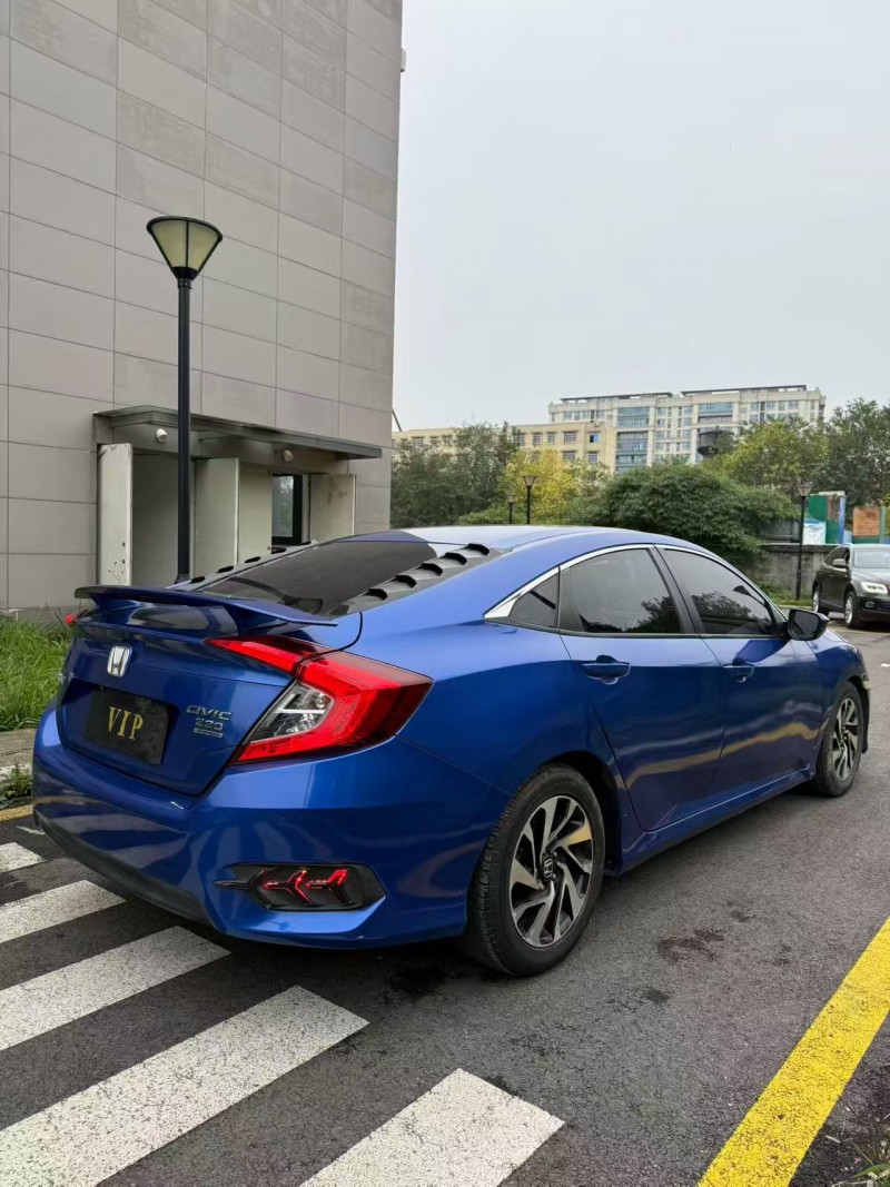 成都18年本田思域3