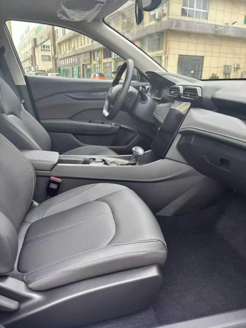 襄阳25年东风奕炫8