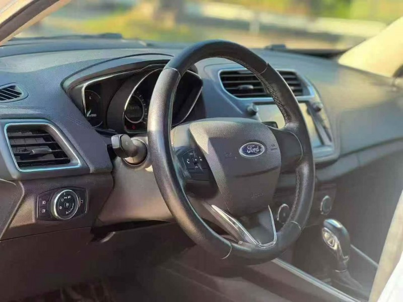 韶关19年福特福睿斯4