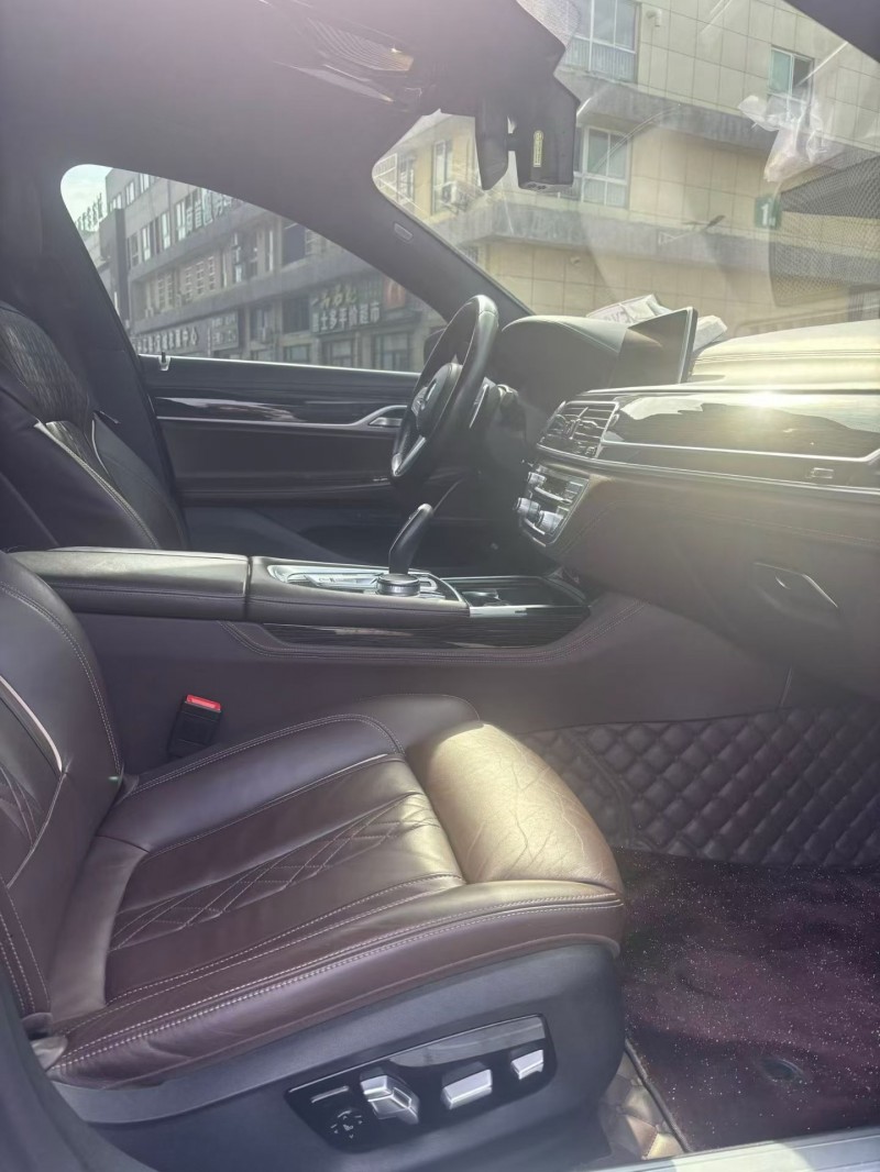 襄阳20年宝马7系8