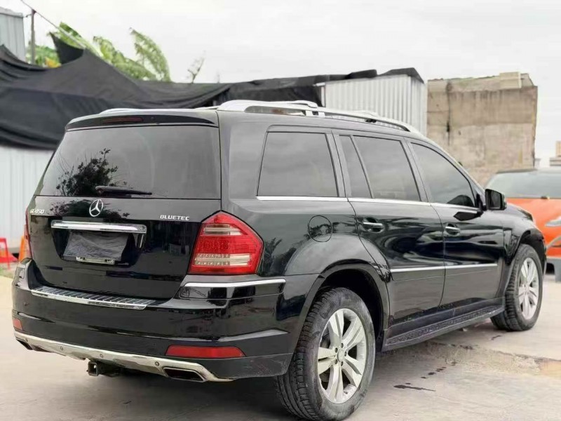 深圳11年奔驰GL8