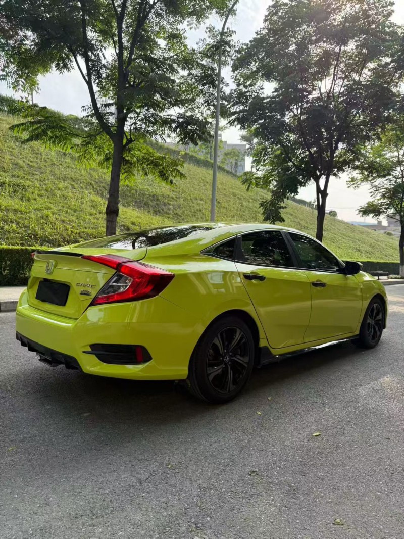 成都19年本田思域2