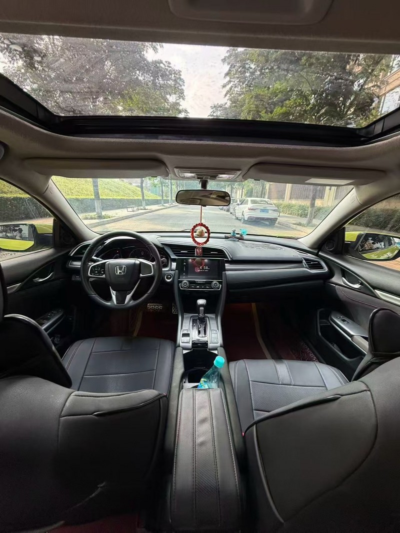 成都19年本田思域4