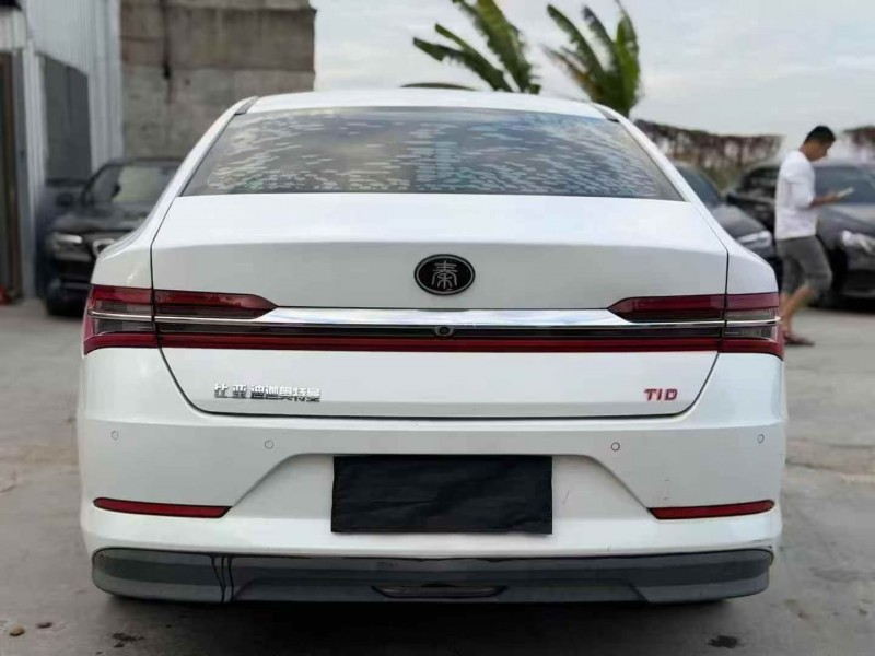 珠海19年比亚迪秦9