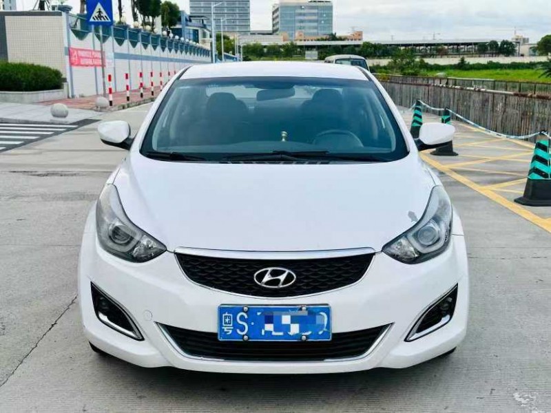 东莞17年现代朗动1