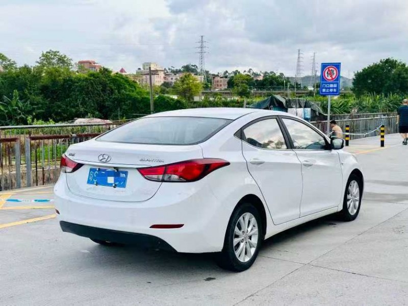 东莞17年现代朗动4