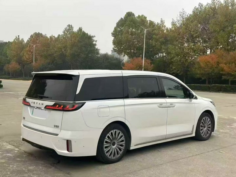 洛阳22年岚图汽车梦想家7