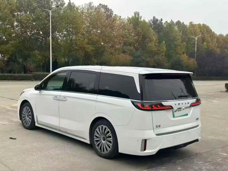 洛阳22年岚图汽车梦想家8