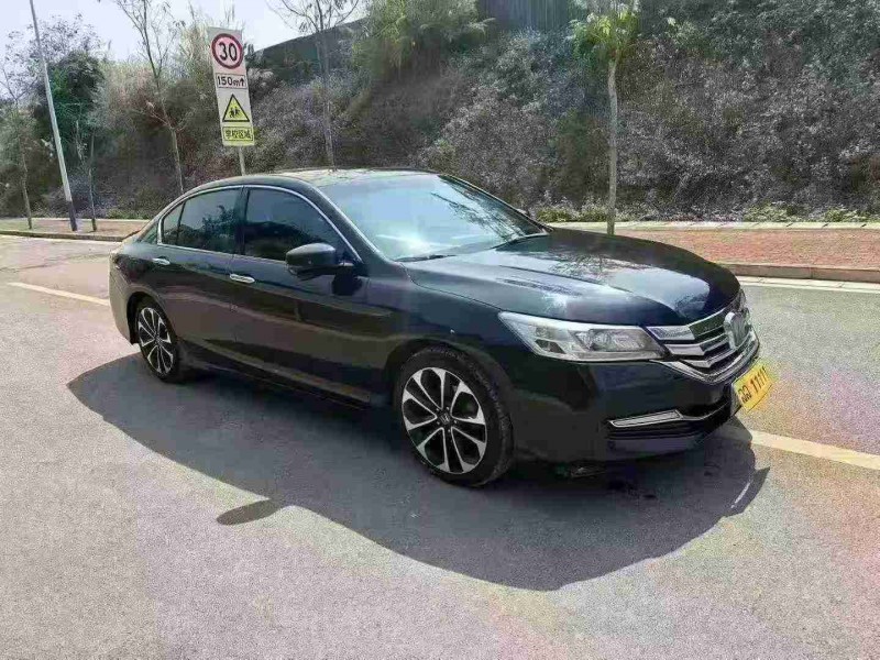 南宁14年本田雅阁2