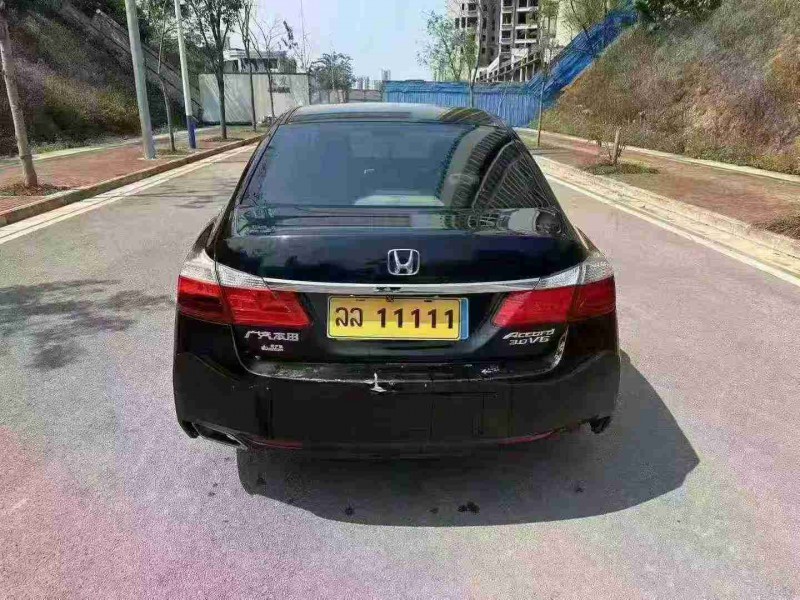 南宁14年本田雅阁9