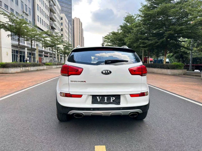 东莞14年起亚智跑8