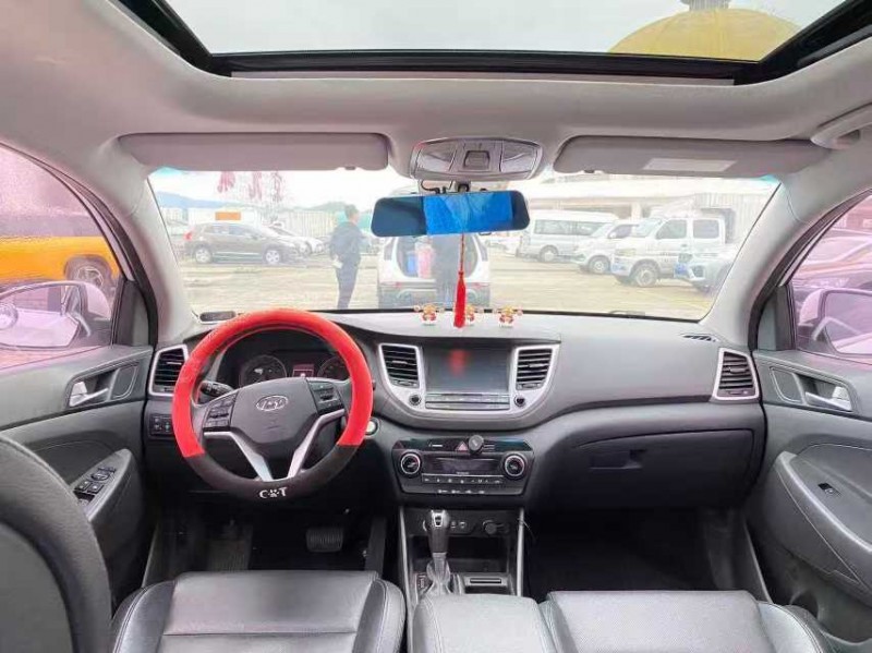 东莞18年现代途胜5