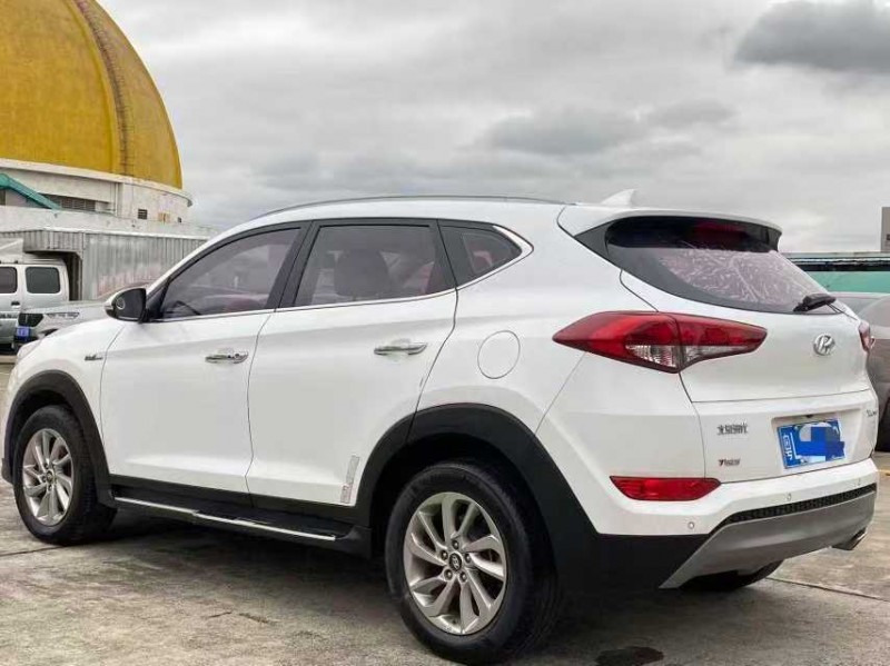 东莞18年现代途胜7