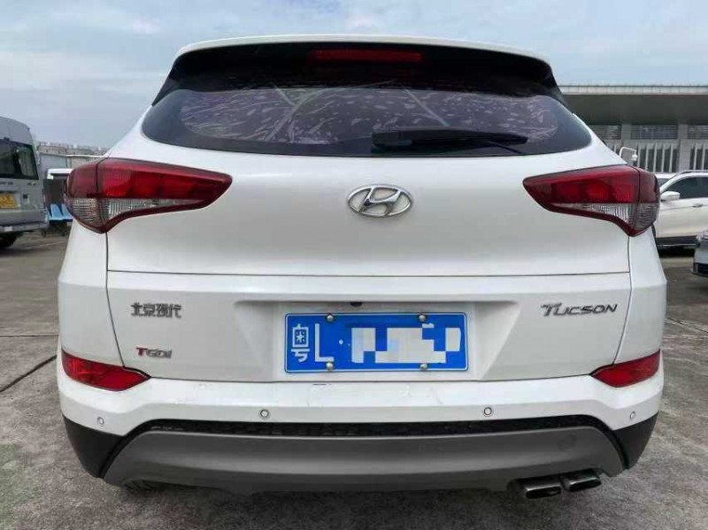 东莞18年现代途胜8