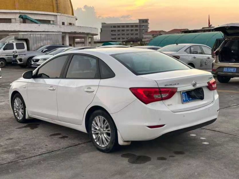 东莞17年别克英朗7