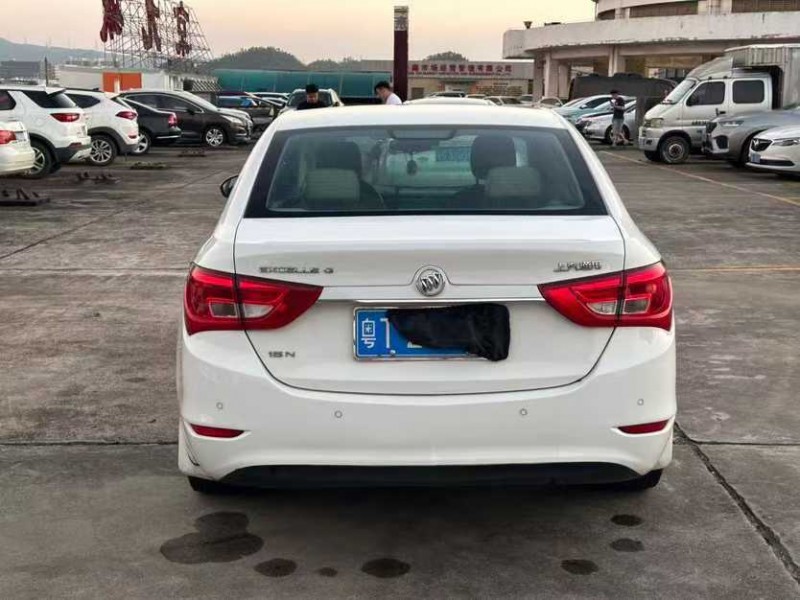 东莞17年别克英朗8