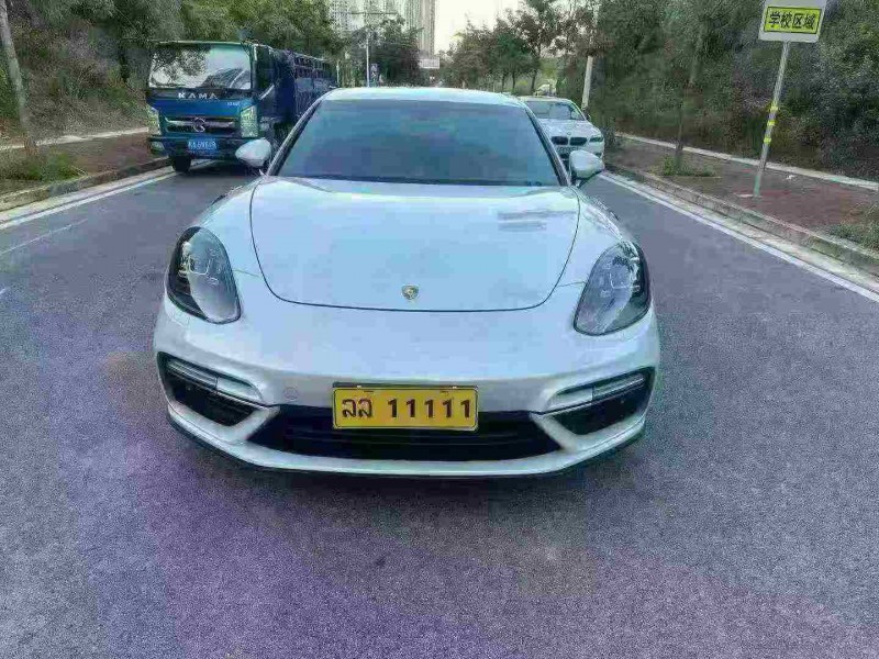 南宁17年保时捷帕拉梅拉1