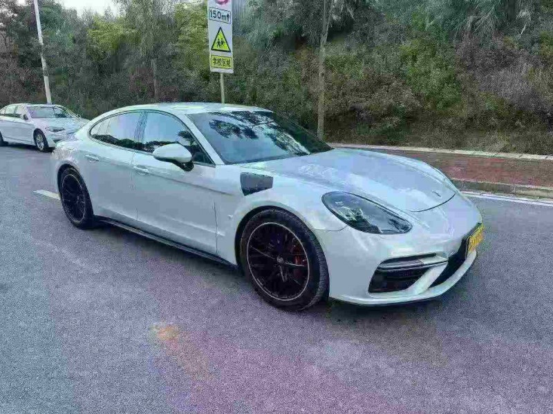 南宁17年保时捷帕拉梅拉2