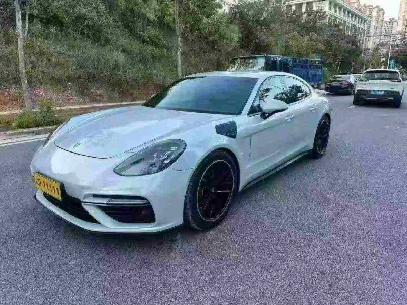 南宁17年保时捷帕拉梅拉3