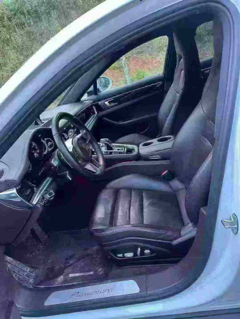 南宁17年保时捷帕拉梅拉4