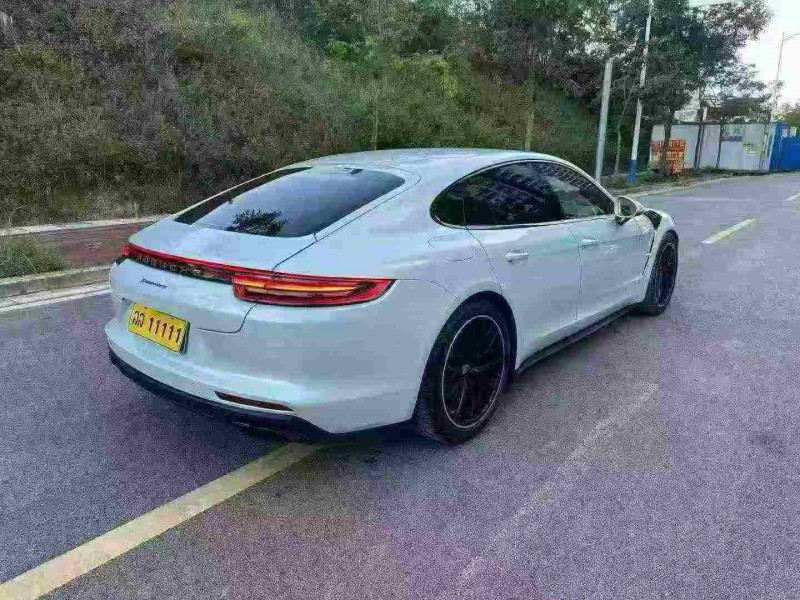 南宁17年保时捷帕拉梅拉8