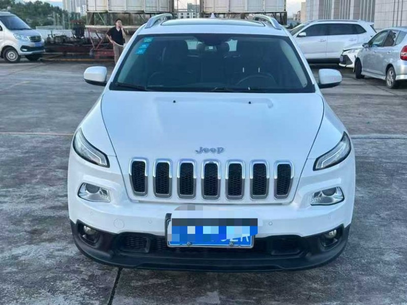 东莞17年Jeep自由光1