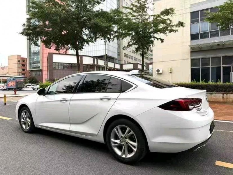 东莞21年别克君威6