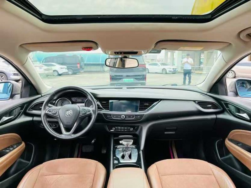 东莞18年别克君威5