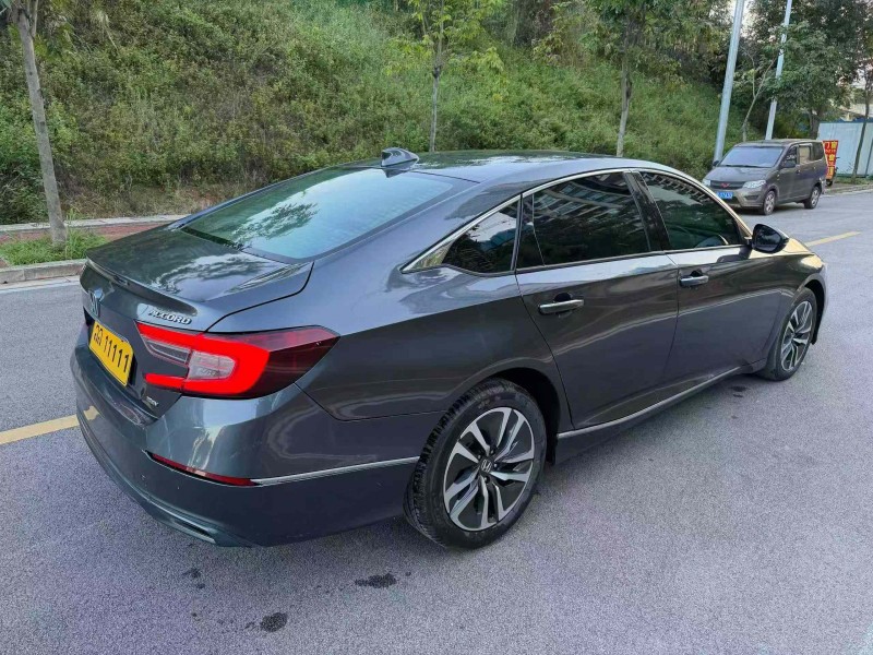 南宁23年本田雅阁7