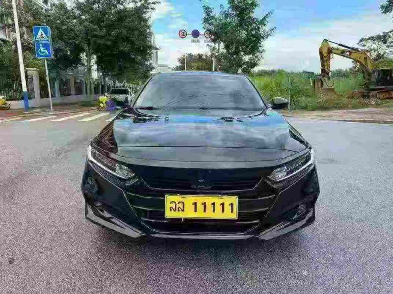 南宁22年本田雅阁1