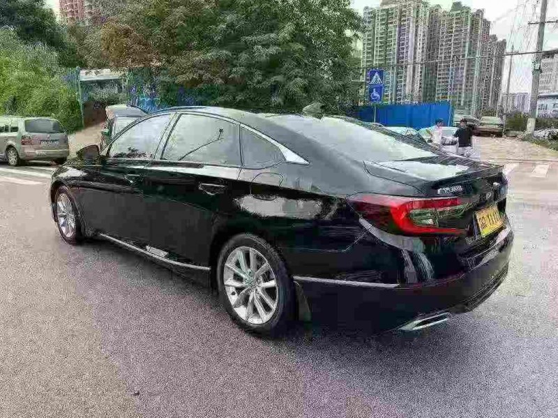 南宁22年本田雅阁8