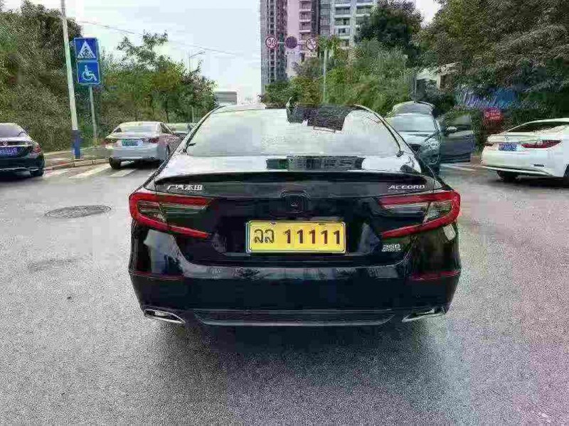 南宁22年本田雅阁9