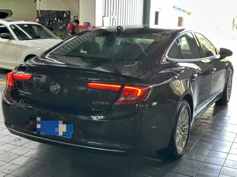 东莞17年别克君越6