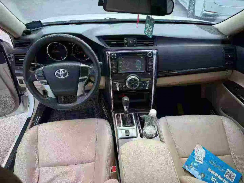 南宁13年丰田锐志5