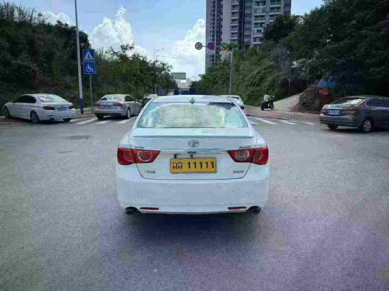 南宁13年丰田锐志9