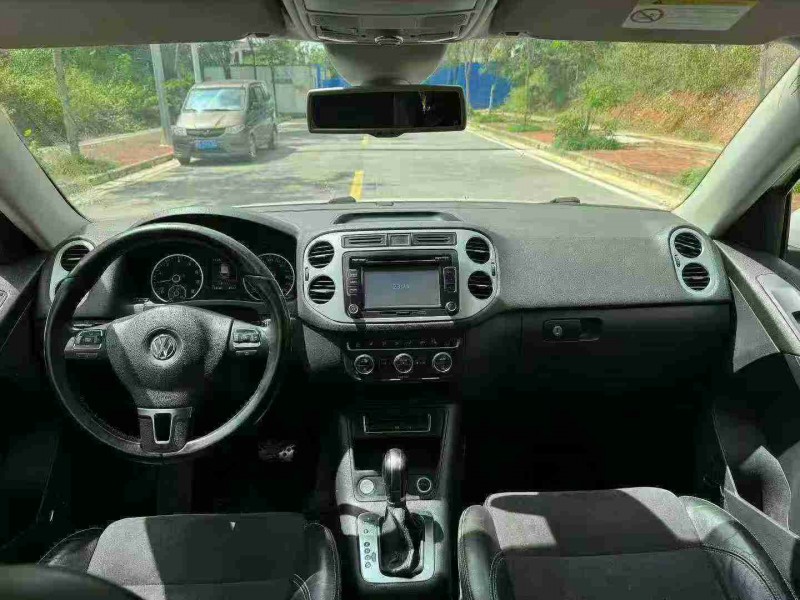 南宁16年大众途观5