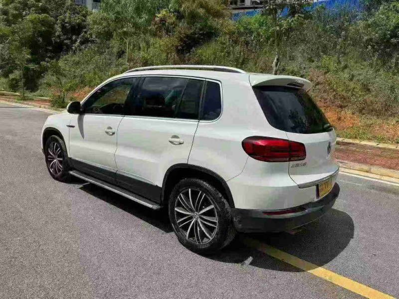 南宁16年大众途观8