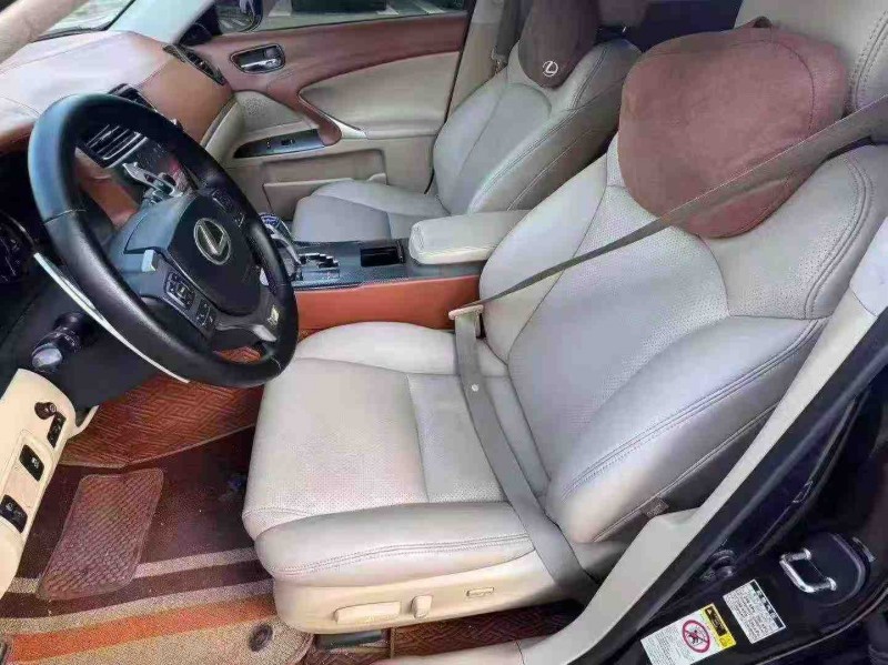 南宁15年雷克萨斯IS4