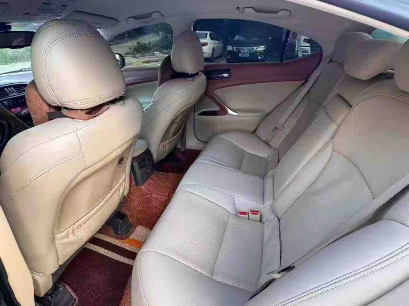 南宁15年雷克萨斯IS6