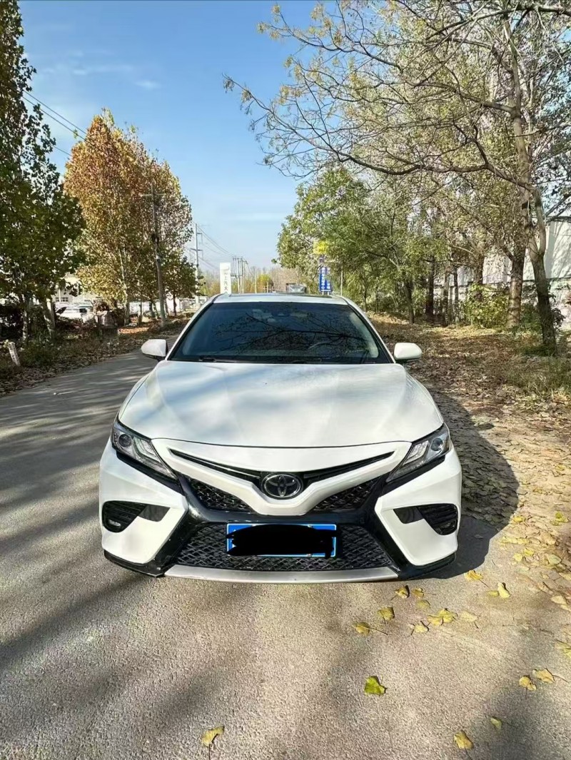 菏泽19年丰田凯美瑞1