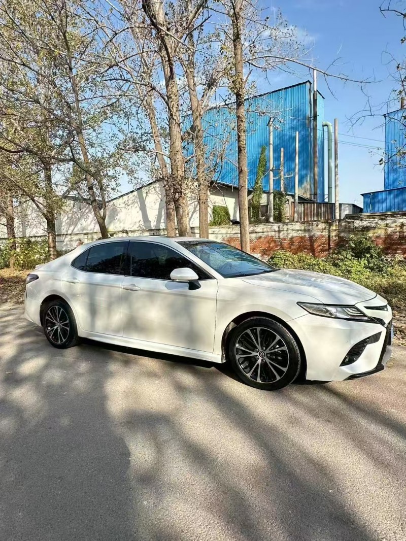 菏泽19年丰田凯美瑞3