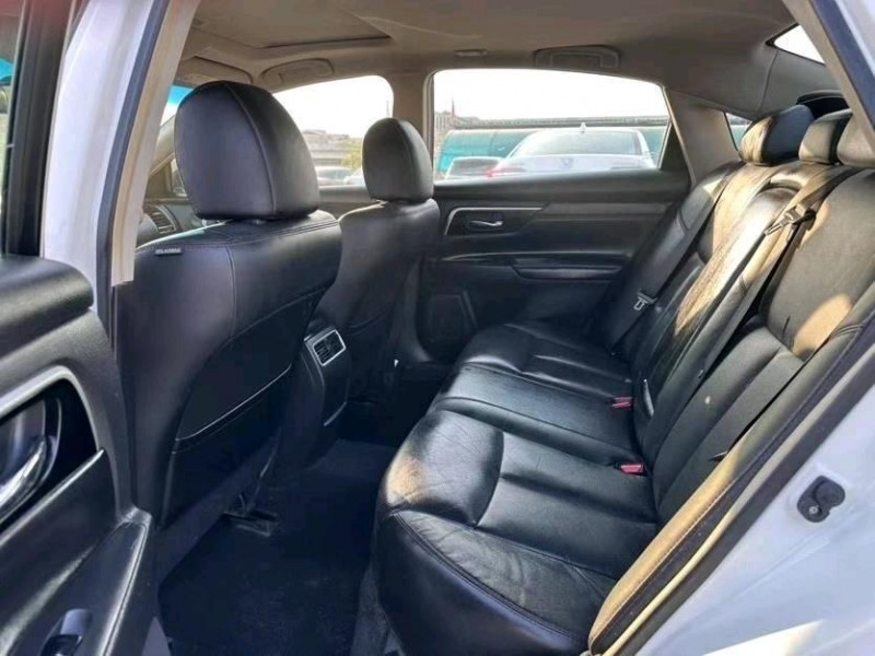 东莞18年日产天籁6